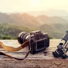 Lustrzanka czy bezlusterkowiec? Wybierz aparat idealny dla siebie!