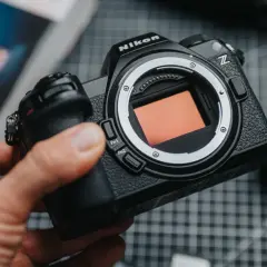 Lustrzanka Nikon 2025: Czy warto? Przewodnik po modelach