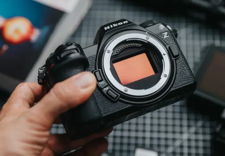 Lustrzanka Nikon 2025: Czy warto? Przewodnik po modelach