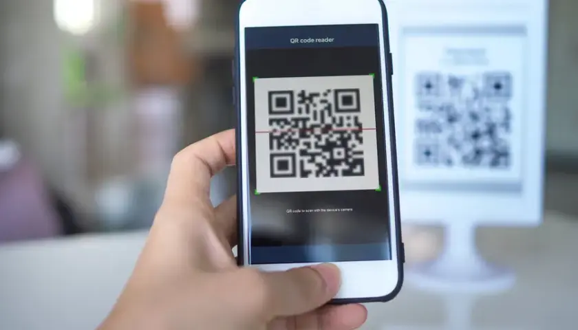 Jak zeskanować kod QR telefonem? Prosty przewodnik (Android, iPhone)
