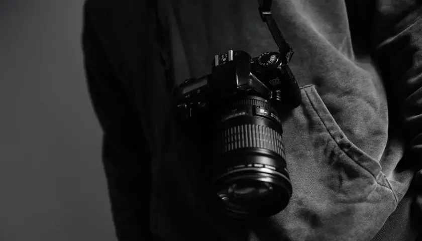 Ile kosztuje godzina fotografa? Stawki netto 2024 + czynniki cenowe