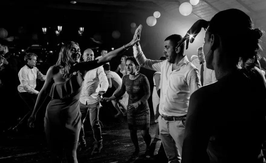 Co ustalić z fotografem przed ślubem? Lista pytań i umowy