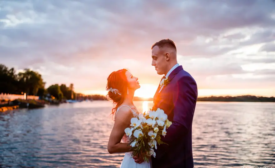 Ile kosztuje fotograf ślubny? Realne ceny i ukryte koszty